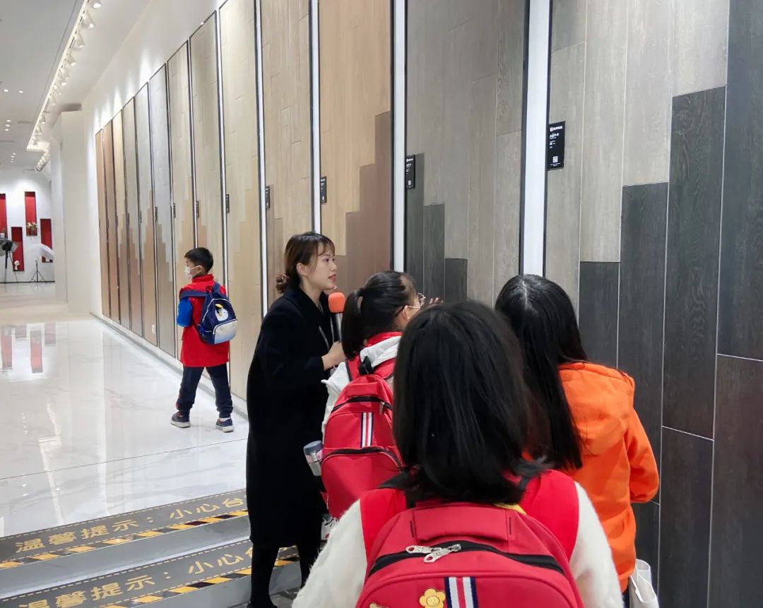 争做未来接班人——2022佛山传媒集团职工子女冬令营走进觊发k8旗舰厅！(图6)