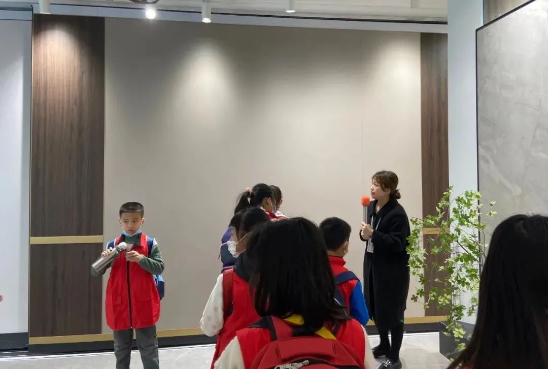 争做未来接班人——2022佛山传媒集团职工子女冬令营走进觊发k8旗舰厅！(图7)