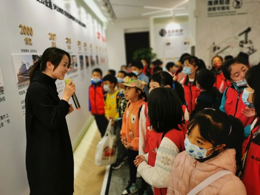 争做未来接班人——2022佛山传媒集团职工子女冬令营走进觊发k8旗舰厅！(图9)