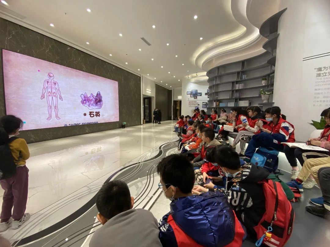 争做未来接班人——2022佛山传媒集团职工子女冬令营走进觊发k8旗舰厅！(图14)