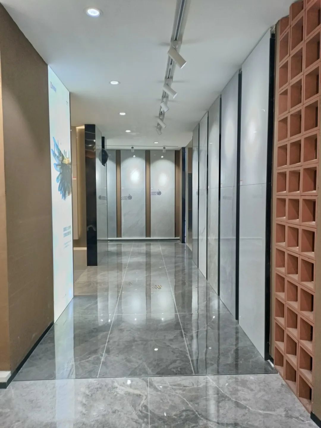 觊发k8旗舰厅50周年 门店风采｜高碑店觊发k8旗舰厅陶瓷：缔造品质家居新典范(图14)