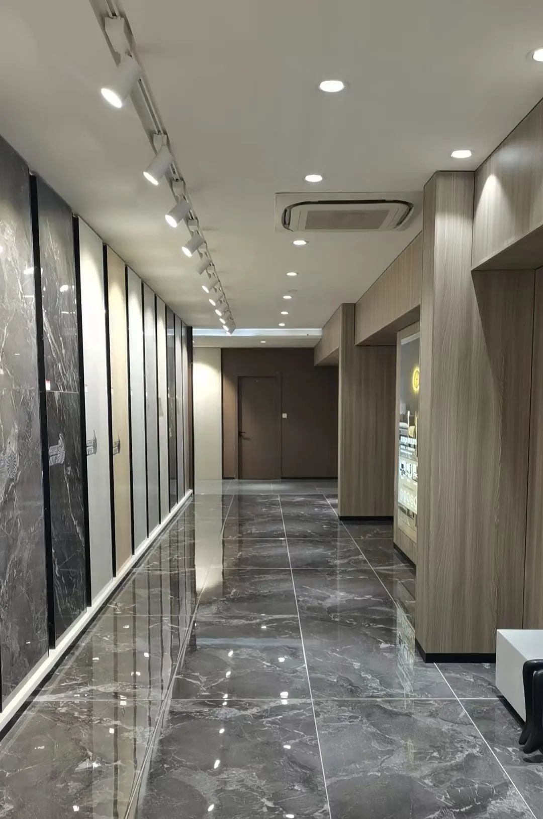 觊发k8旗舰厅50周年 门店风采｜高碑店觊发k8旗舰厅陶瓷：缔造品质家居新典范(图13)