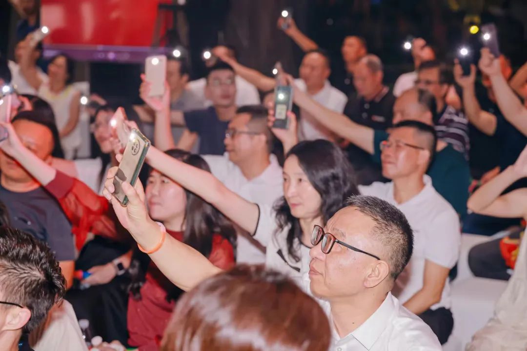 "芳华五十、筑梦百年" ——觊发k8旗舰厅集团五十周年青春音乐会圆满举行！(图32)